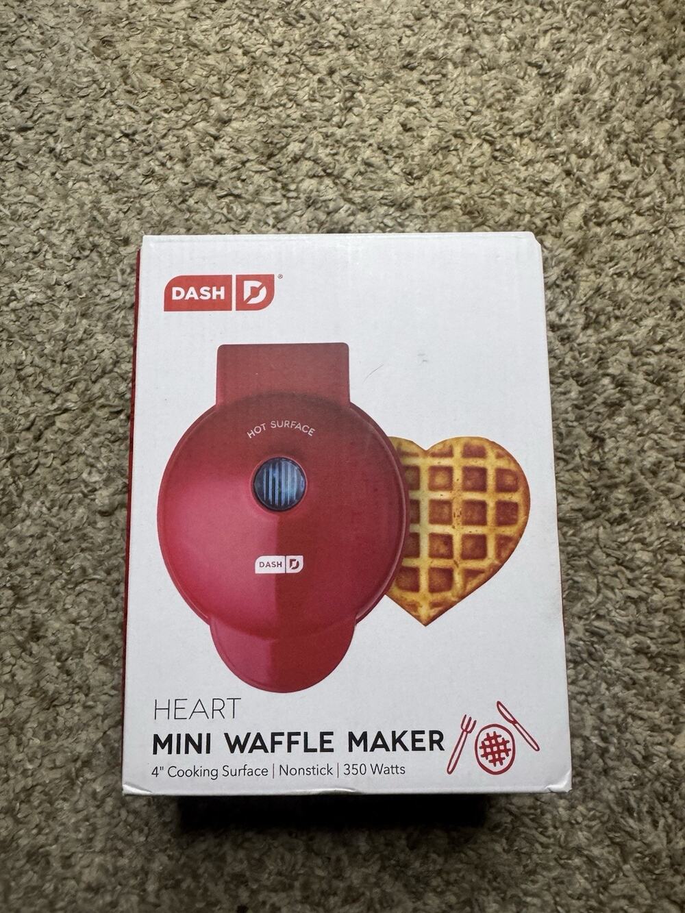 Dash Heart Mini Waffle Maker Red 4” Nonstick 350W New In Box Valentine’s